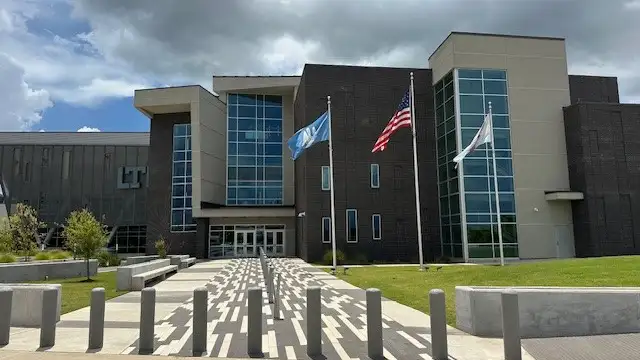 6250 E Texas St thumbnail 4