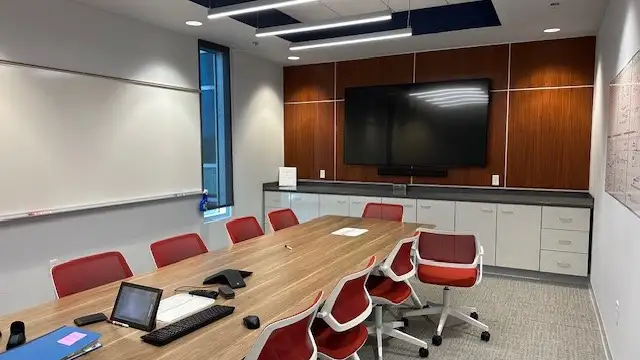 Lease Space - 6250 E Texas St thumbnail 3