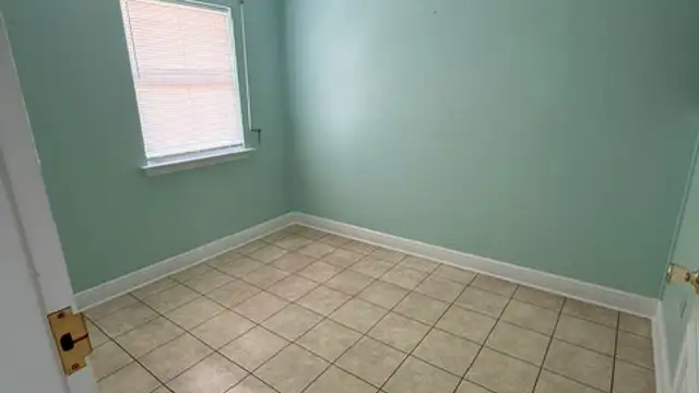 306 W Judge Perez Dr thumbnail 3