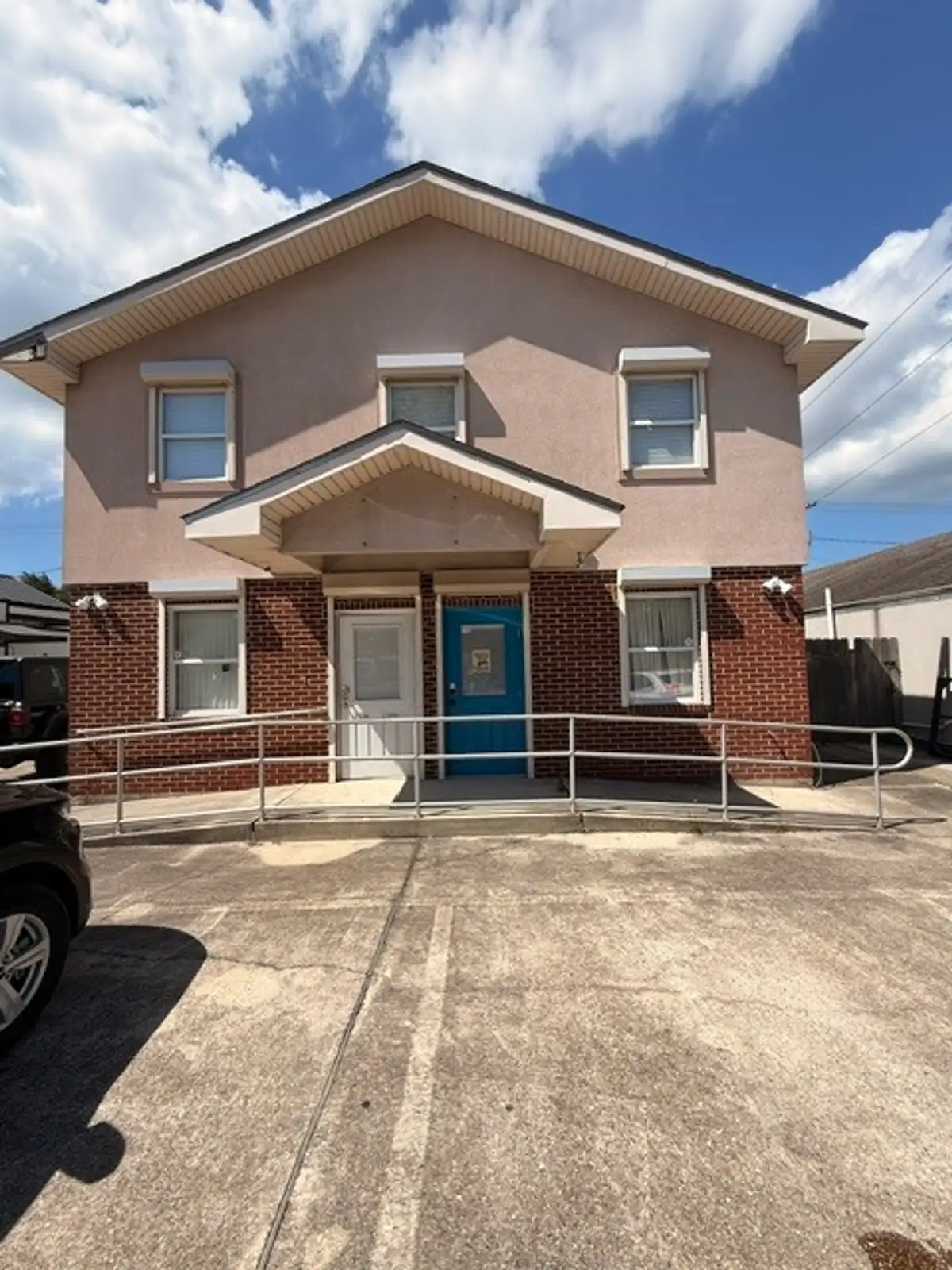 306 W Judge Perez Dr