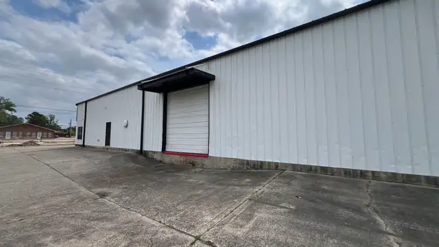 Linwood @ 3132 Office/Warehouse thumbnail 3