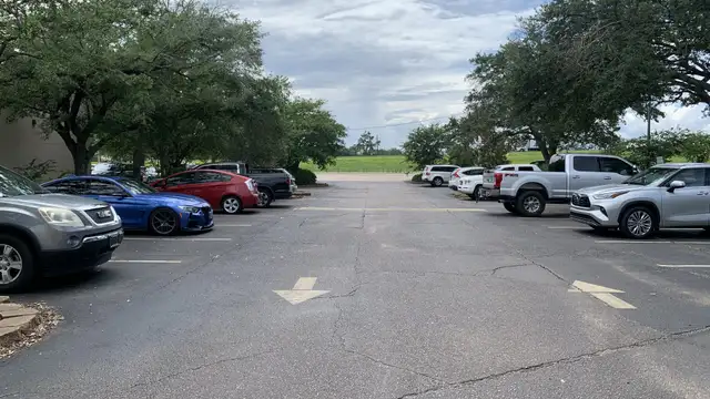 1705 N Causeway Blvd thumbnail 2
