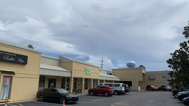 1705 N Causeway Blvd thumbnail 5