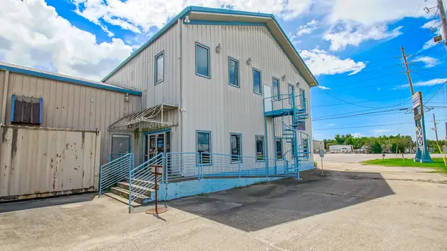 ±30,560 SF Industrial Facility – 10308 E Airline Hwy thumbnail 4