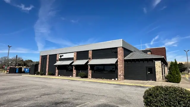 Former Walk-On's Restaurant & Bar thumbnail 3