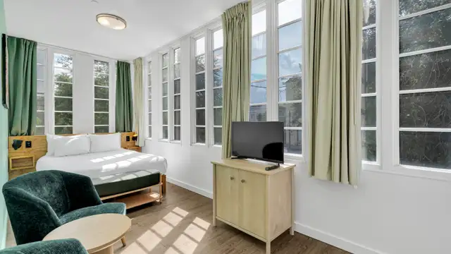 1225 St Charles Ave thumbnail 5