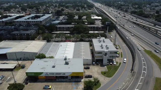 2504 Metairie Lawn Dr thumbnail 3