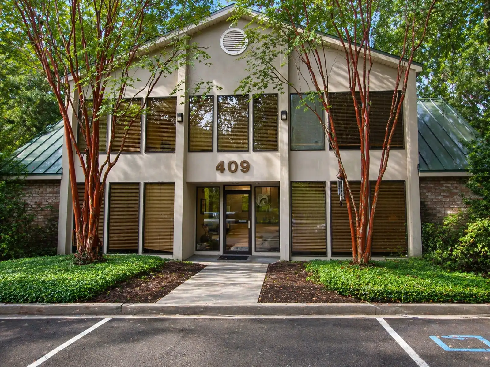 409 W 21st Ave image 1