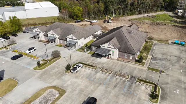 16158 Airline Hwy thumbnail 3