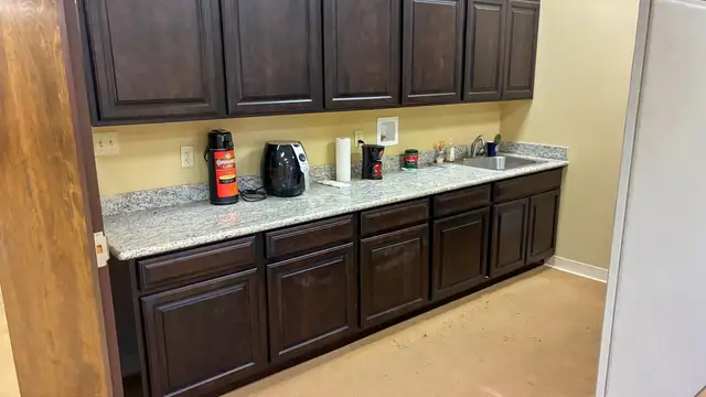 2839 Hessmer Ave thumbnail 2