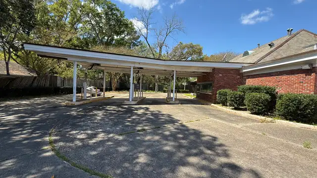 8796 Greenwell Springs Rd thumbnail 3