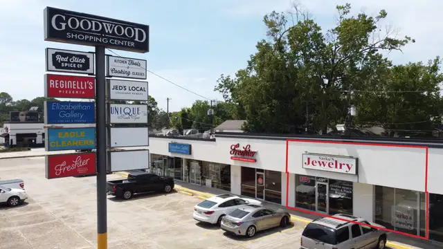 Goodwood Shopping Center thumbnail 4