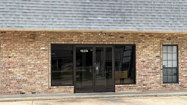 313 SF Office Available thumbnail 4