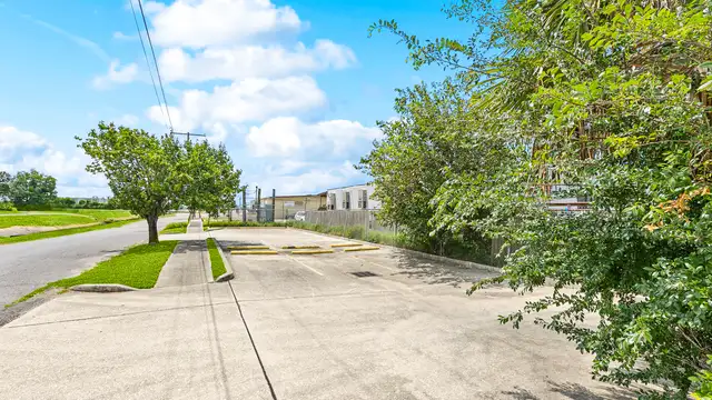 2301 Williams Blvd thumbnail 3