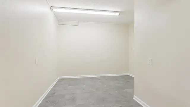 3214 Lasalle St thumbnail 5