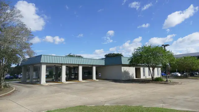 2927 S Sherwood Forest Blvd thumbnail 2