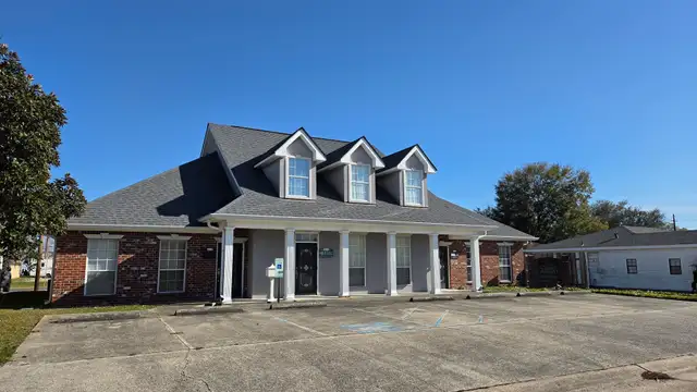 1065 Muller Pkwy thumbnail 2