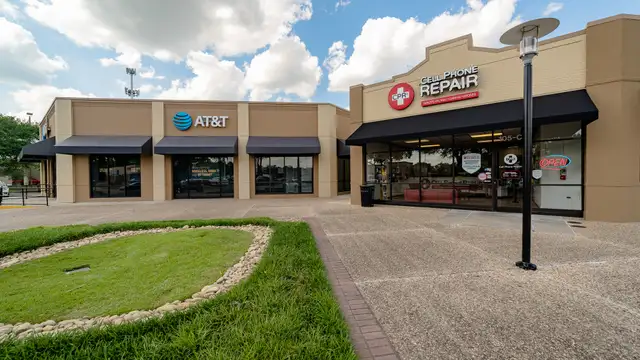 The Park Shopping Center thumbnail 2