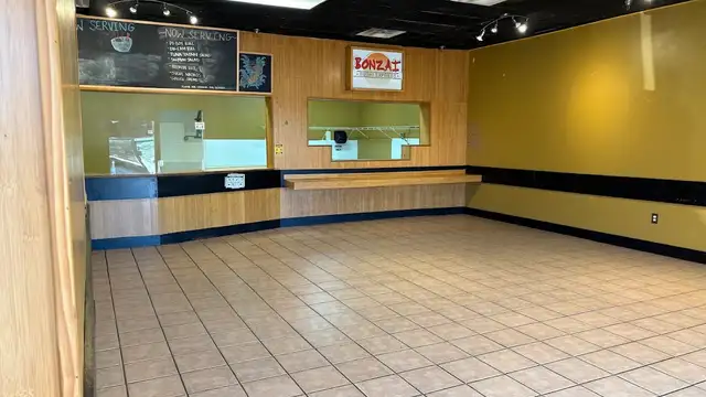 Chalmette Shopping Center thumbnail 3