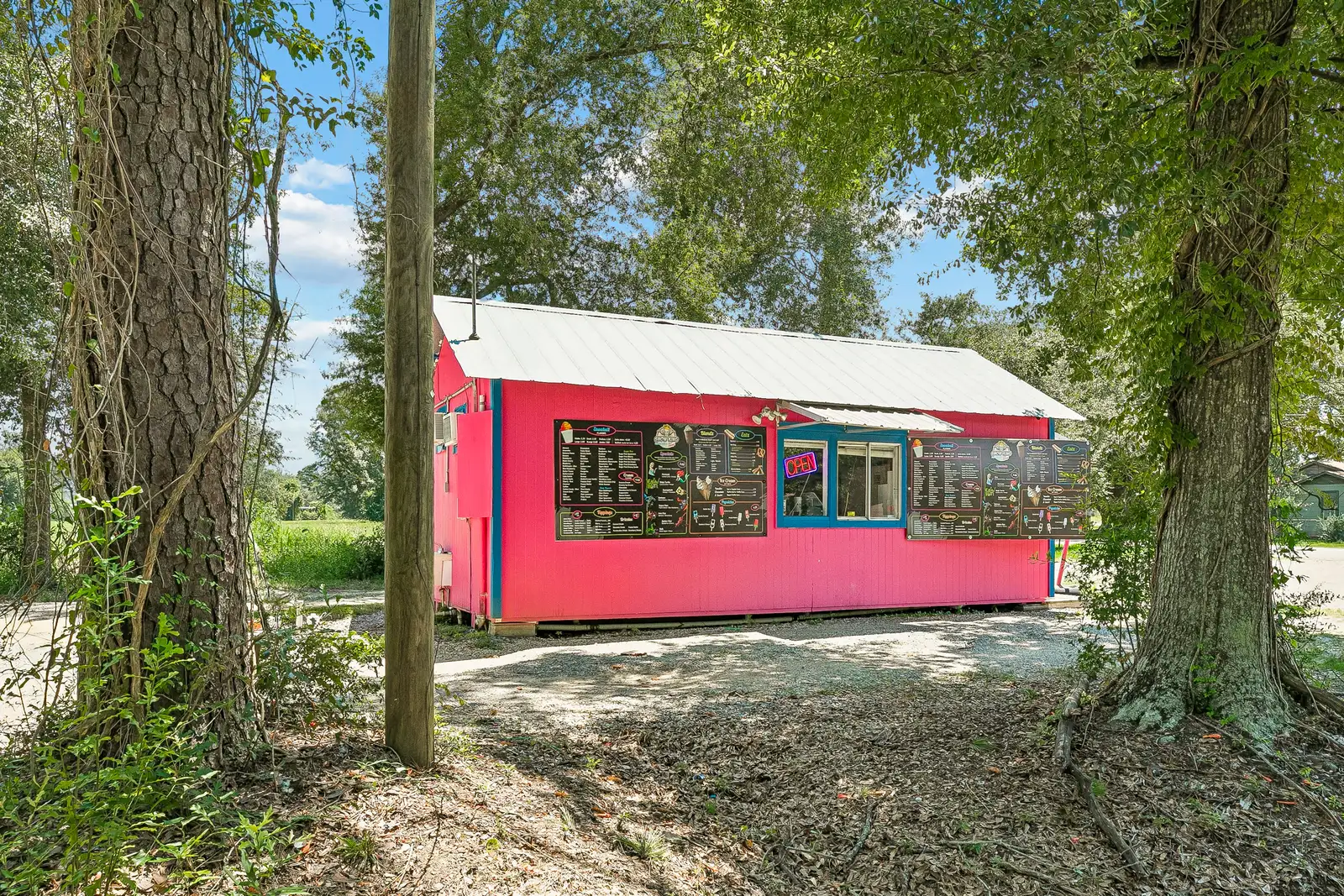 301 Celia Ave