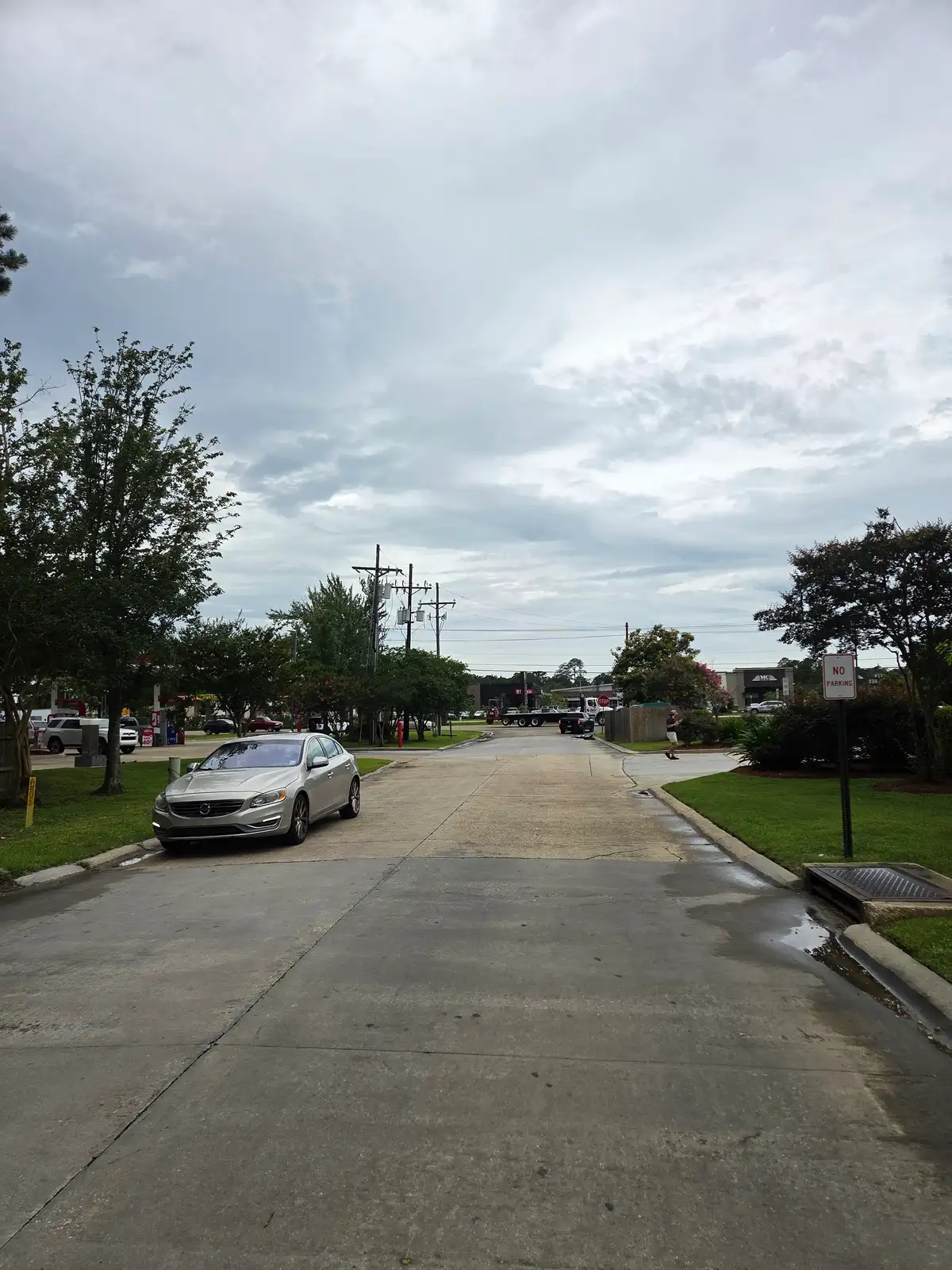 Hollycrest Blvd