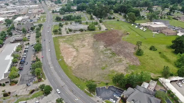 Tower Drive - Commercial Property thumbnail 4