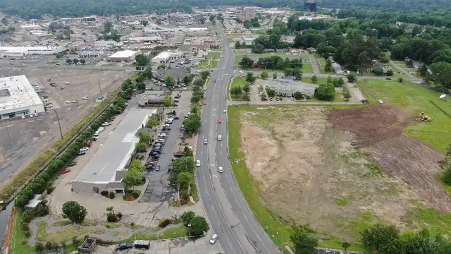 Tower Drive - Commercial Property thumbnail 3
