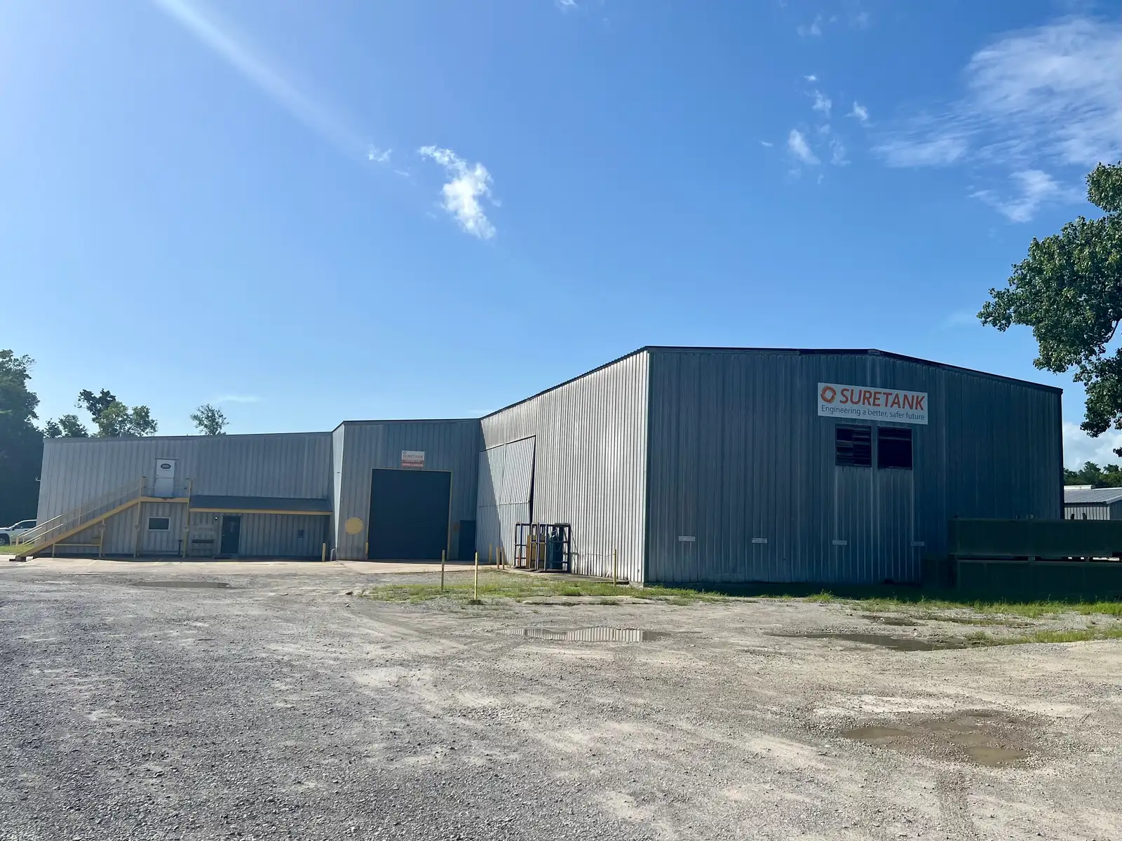 Crane-Served Industrial Facility on 3.881 Acres