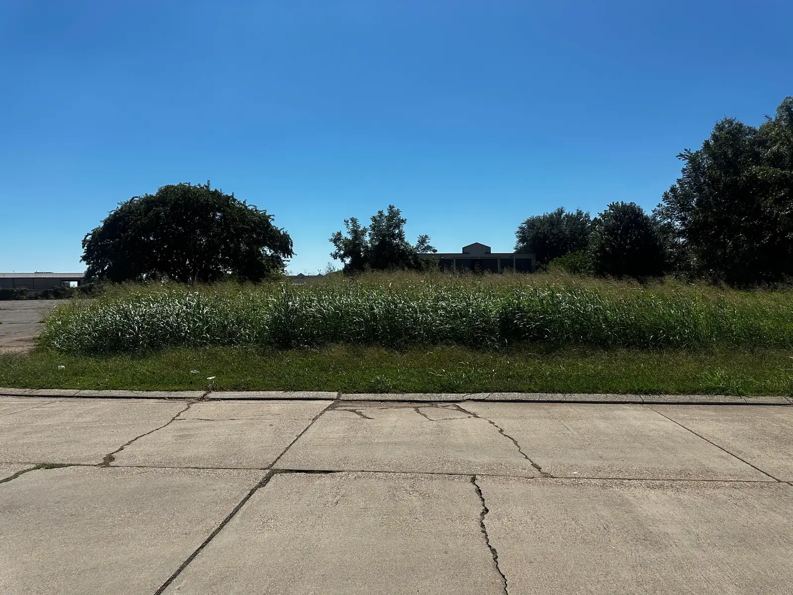 .527 acre lot