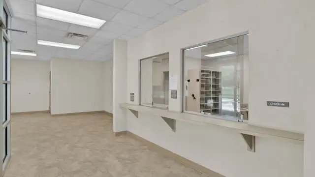 Facility Near I-220 thumbnail 4