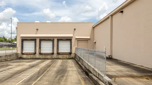 light manufacturing warehouse and distribution data hosting thumbnail 3