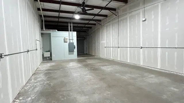 1800 L and A Rd 112 thumbnail 5