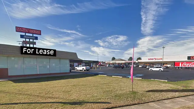 Retail Outparcel with drive through thumbnail 4