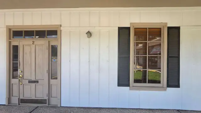 22801 Greenwell Springs Road Suites for lease thumbnail 5