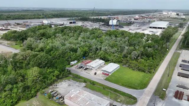 Industrial Buildings with Additional Land thumbnail 2