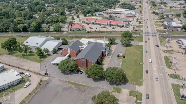 2125 Airline Dr thumbnail 2