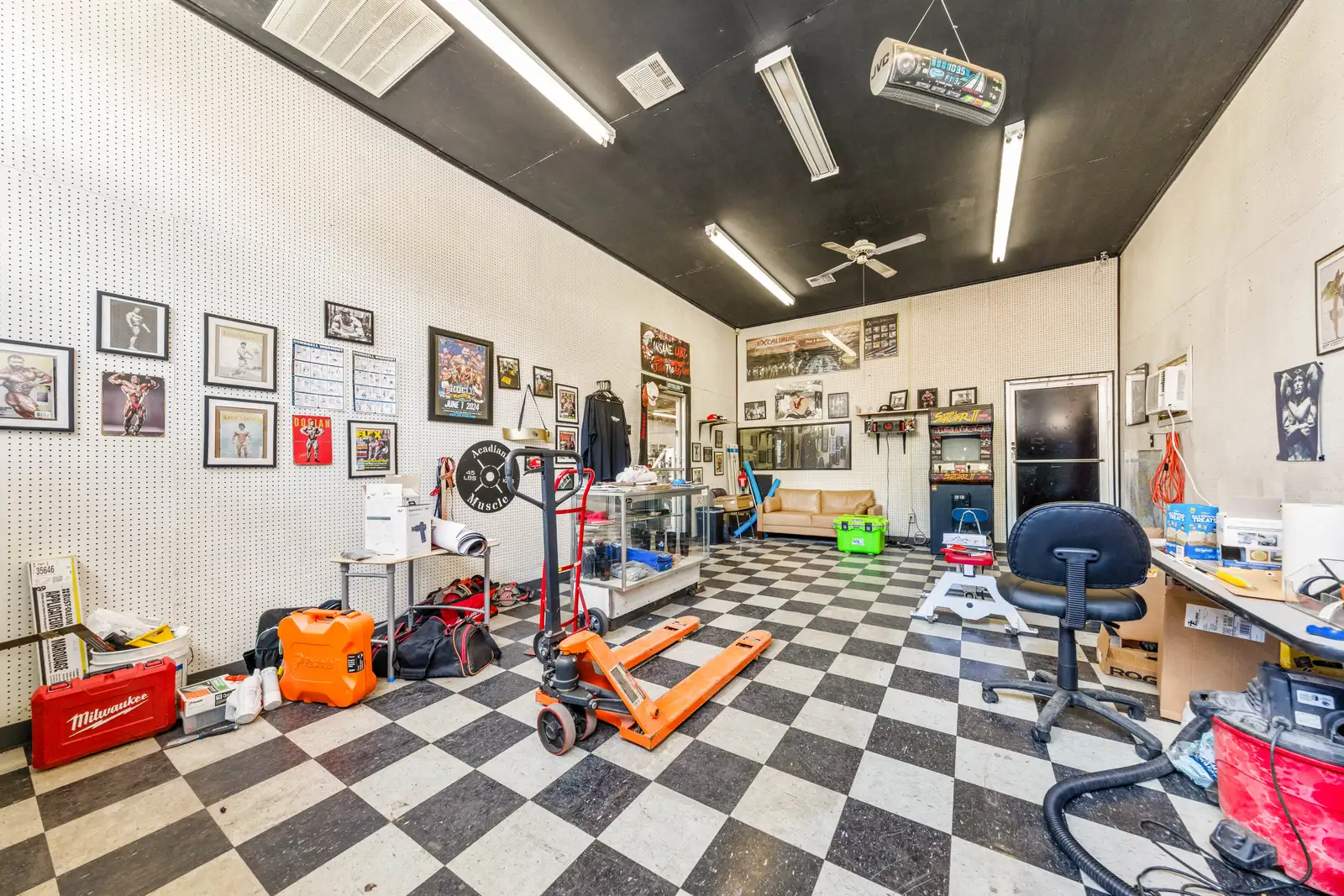 213 W 2nd St image 8