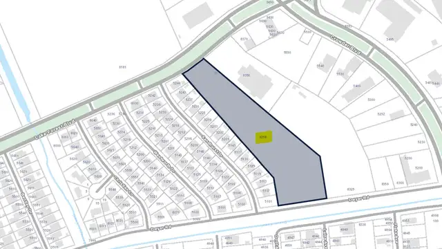 8258 Lake Forest Blvd thumbnail 4
