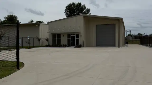 1221 McKaskle Dr thumbnail 2