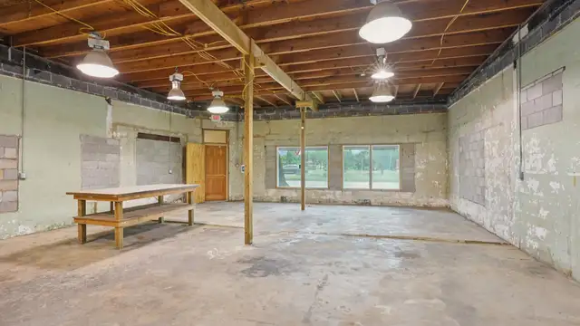 5700 St Claude Ave thumbnail 4