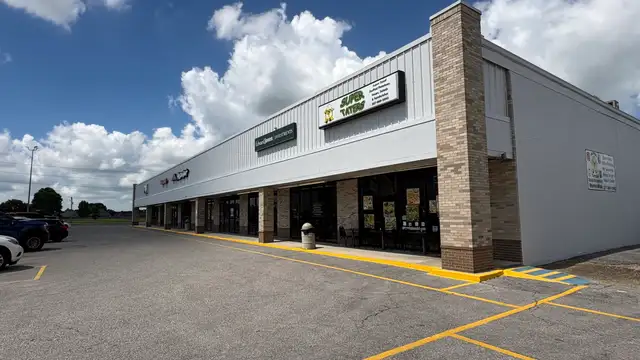 Scott Oaks Plaza thumbnail 5