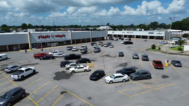 Scott Oaks Plaza thumbnail 2