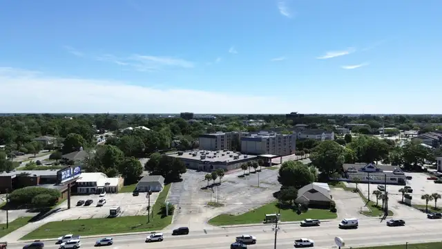 1801 W Pinhook Rd thumbnail 3