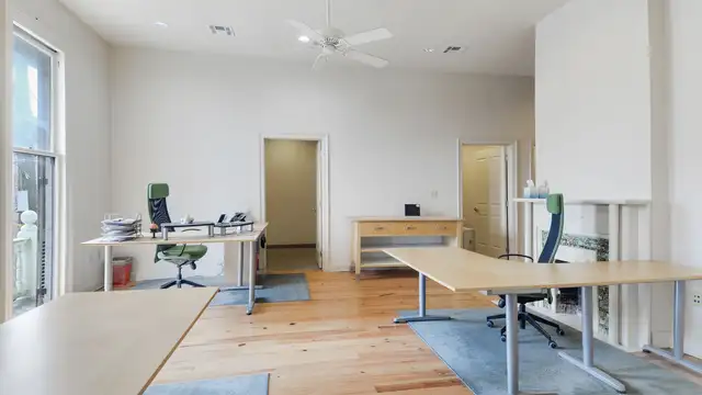 Oak St. Office Space thumbnail 3