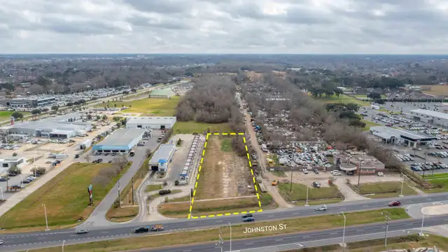 6153 Johnston St thumbnail 2