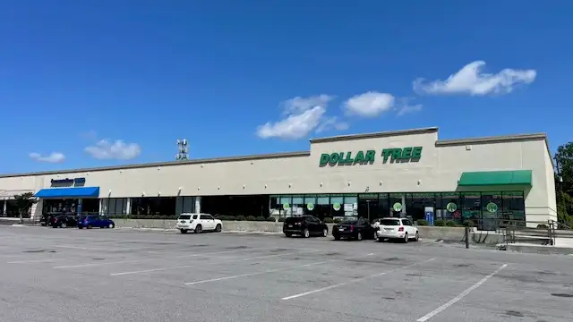 Manhattan Place Target Center thumbnail 2