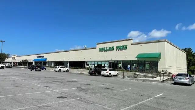 Manhattan Place Target Center thumbnail 3