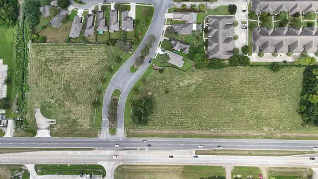 9719 Burbank Dr thumbnail 3