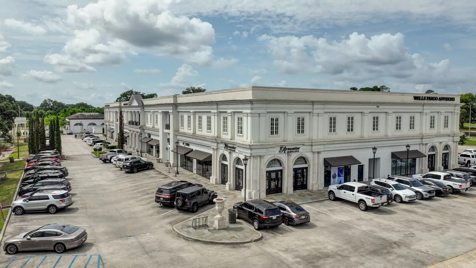 1921 Kaliste Saloom Road image 20
