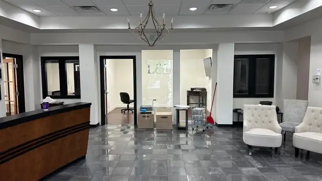 Large Office Space thumbnail 2